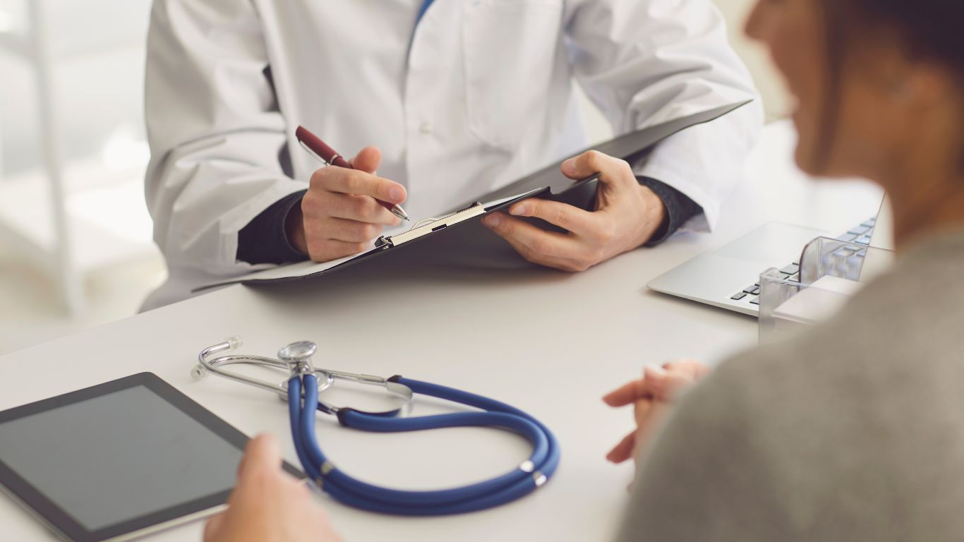 di-ung-khi-tiem-phong-uon-van-nguyen-nhan-va-cach-xu-tri 4