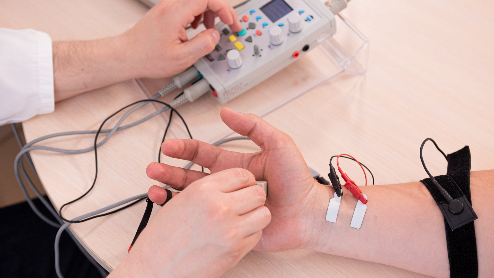 Điện cơ là một kỹ thuật thăm dò chức năng thần kinh - cơ được sử dụng rộng rãi