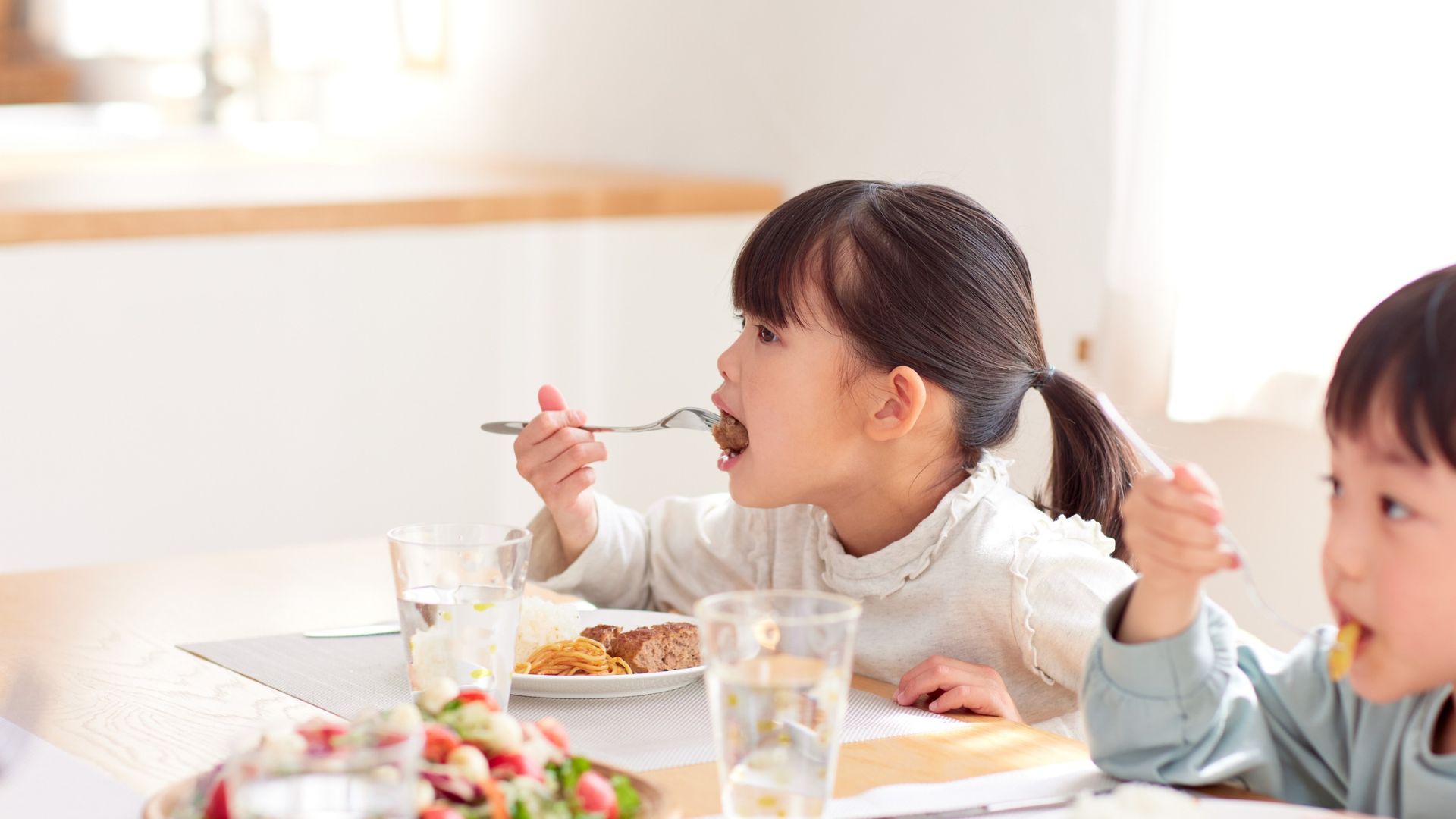 Dinh dưỡng là yếu tố quyết định sự phát triển về thể chất, trí tuệ và cảm xúc đối với trẻ em