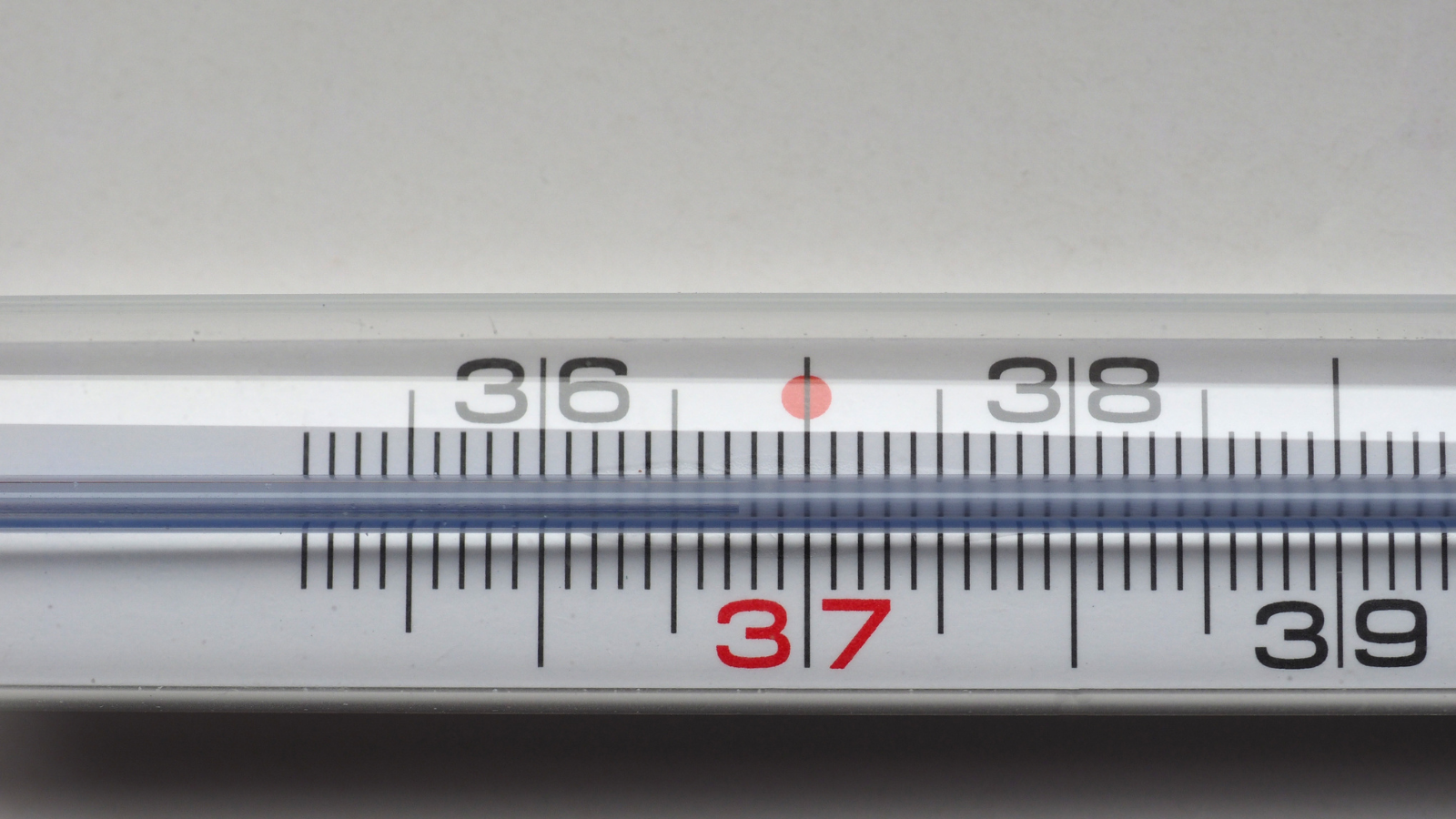 Nhiệt độ cơ thể có thể tăng do nhiều nguyên nhân