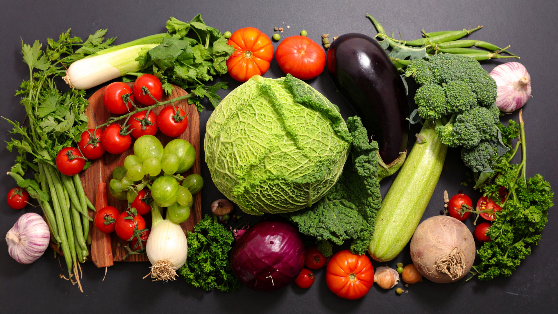 Tăng cường rau xanh và trái cây ít chua