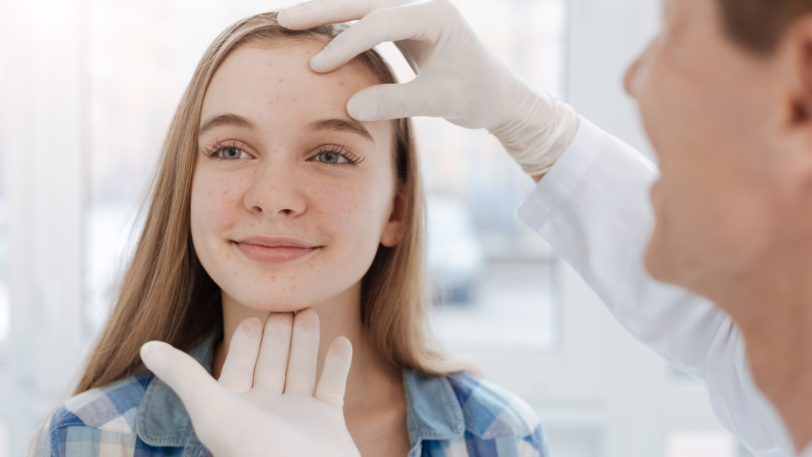 Đừng tự ý dùng thuốc bôi hãy gặp bác sĩ khi triệu chứng lan rộng