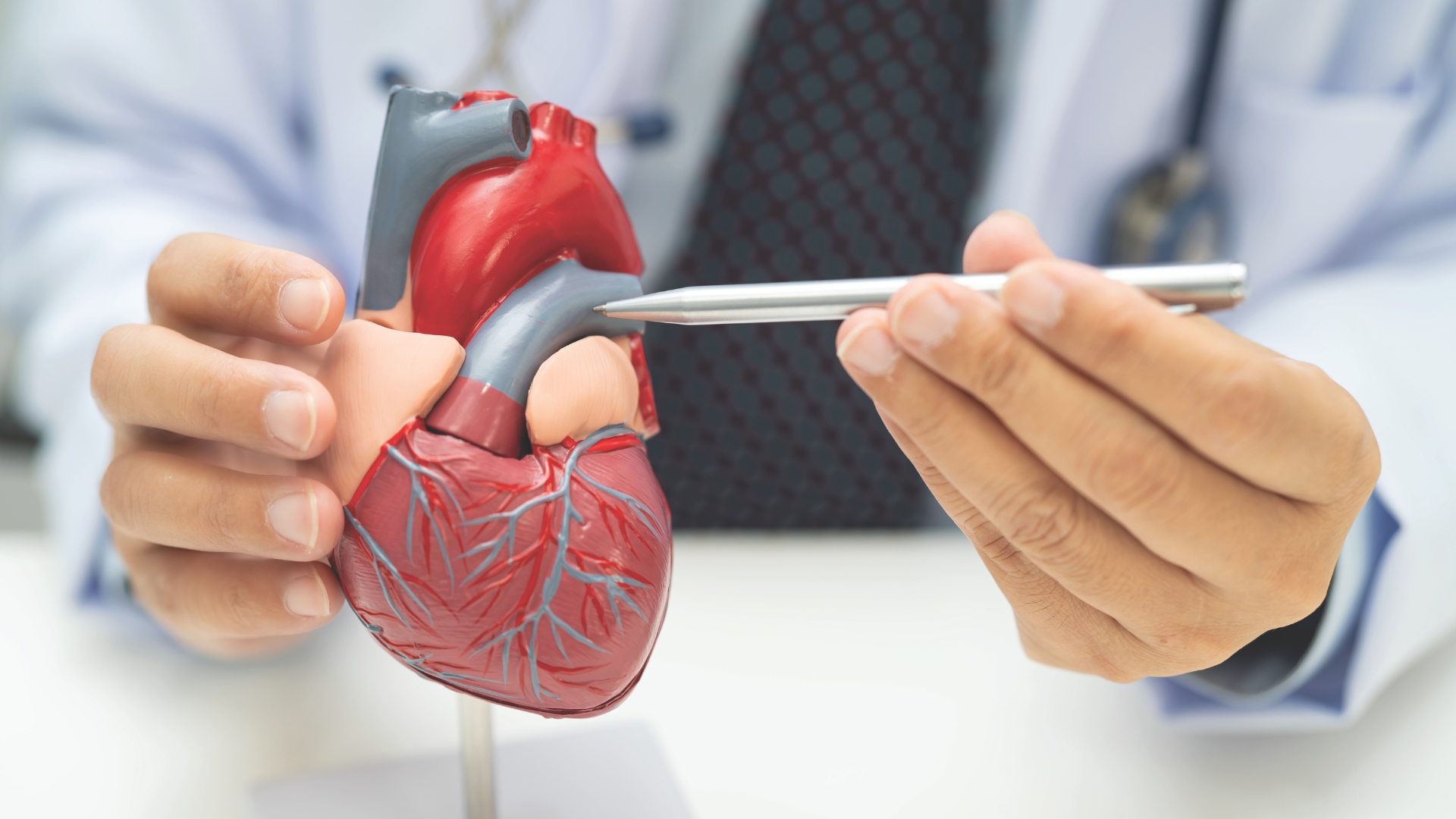 Đường huyết quá cao trong thời gian dài có thể dẫn đến một số bệnh tim mạch, thận, mắt