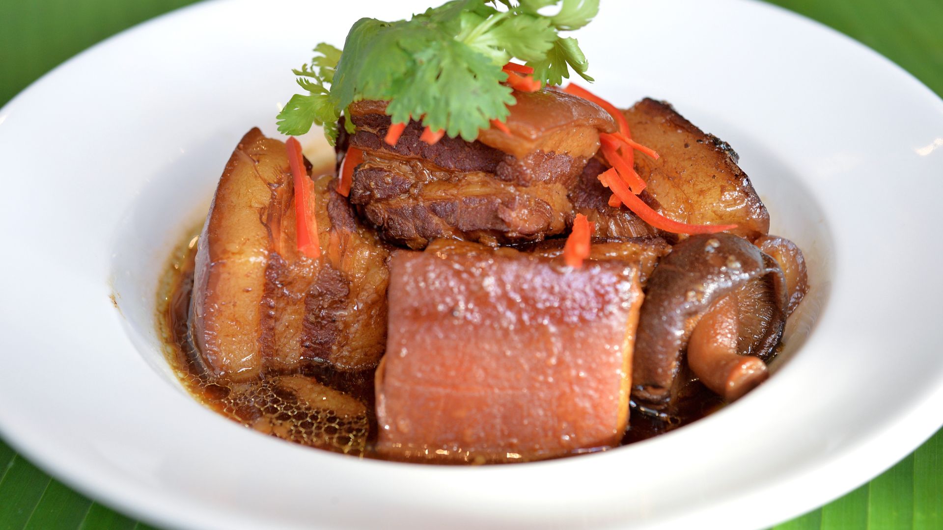 Đường tinh luyện giúp tăng hương vị và màu sắc cho món ăn