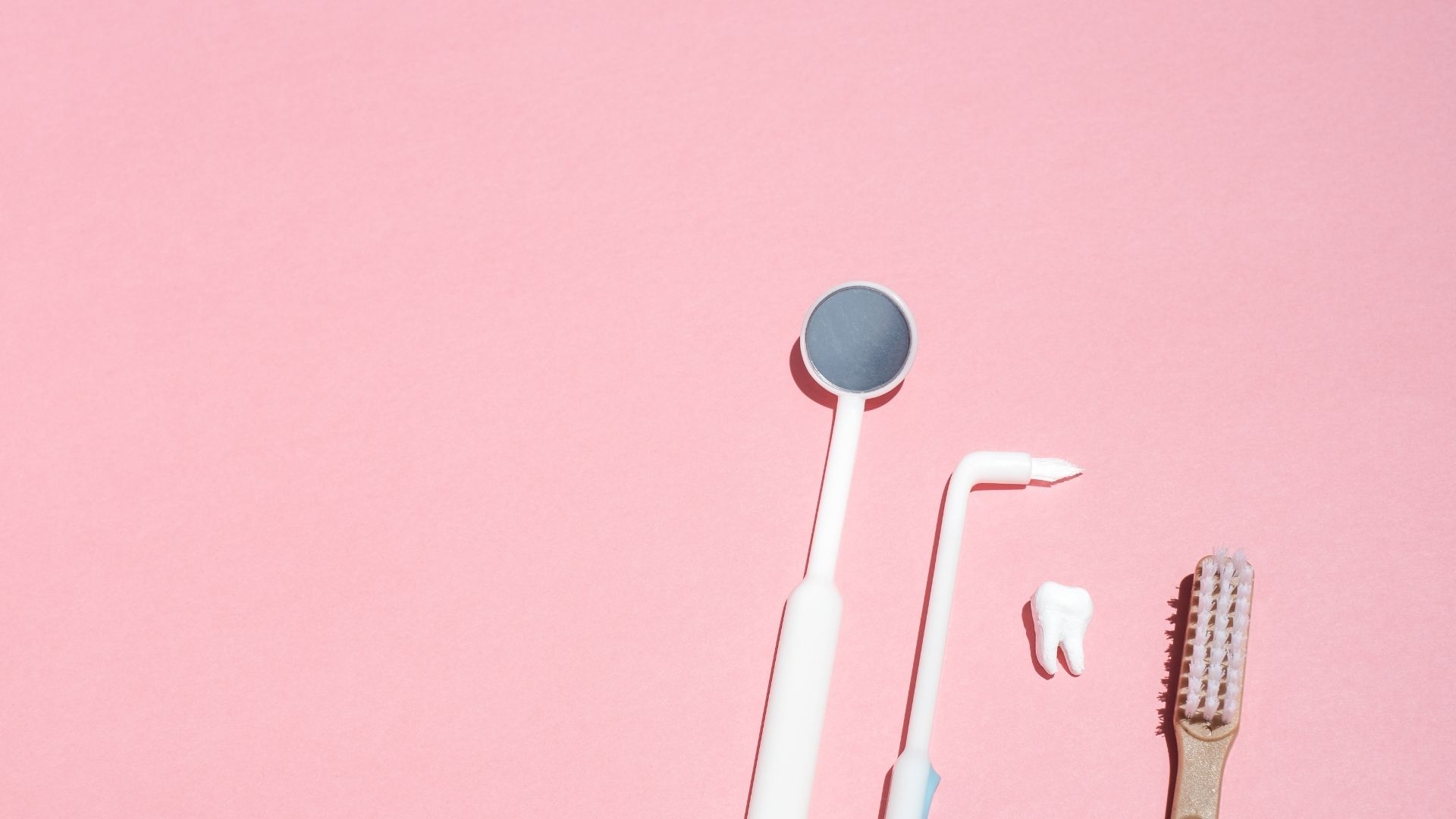 Can thiệp sai kỹ thuật nha khoa có thể gây ê buốt răng