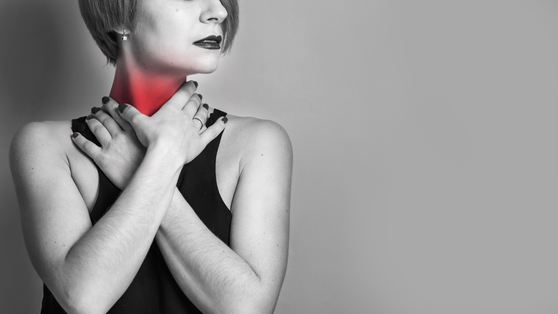 Dấu hiệu cảnh báo bất thường eo tuyến giáp