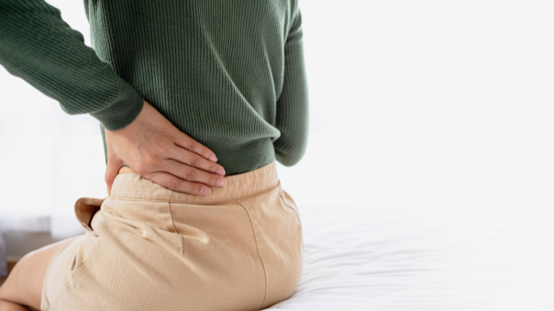 Gai cột sống L4 L5 gây đau thắt lưng kéo dài và hạn chế vận động