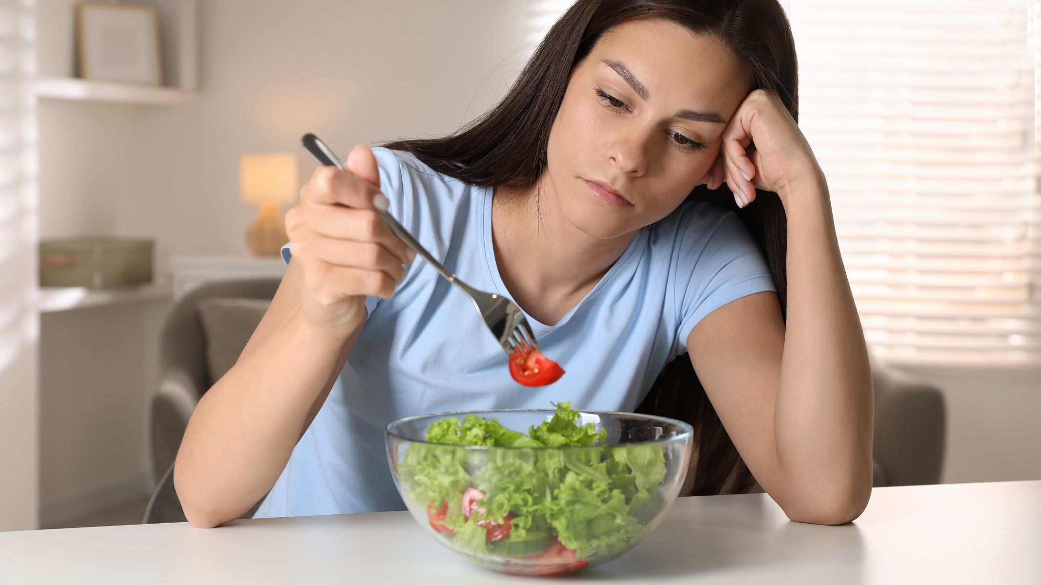 Bệnh gan nhiễm mỡ trở nên nặng hơn sẽ khiến người bệnh sụt cân và biếng ăn