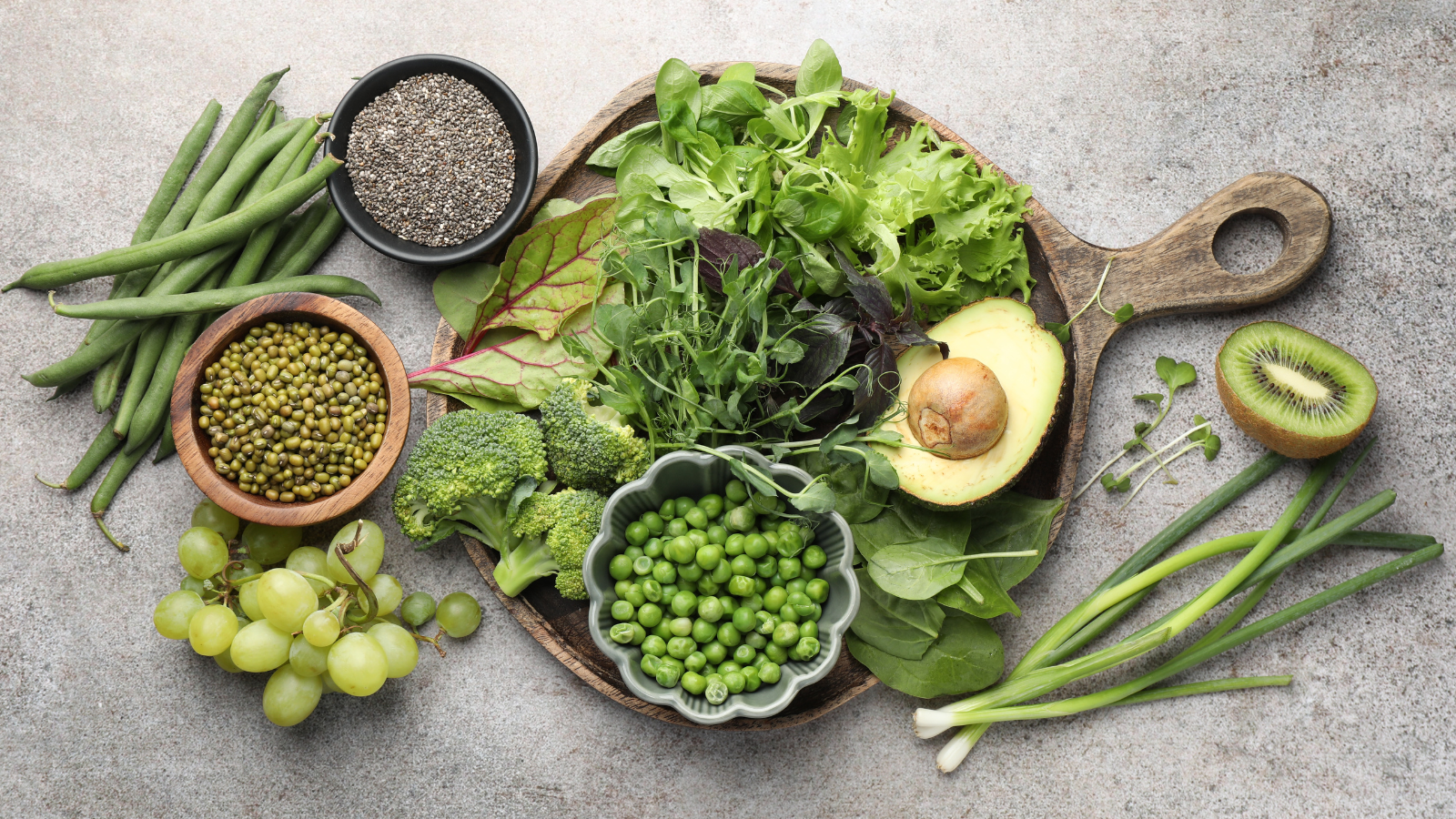 Rau xanh, trái cây và các loại hạt