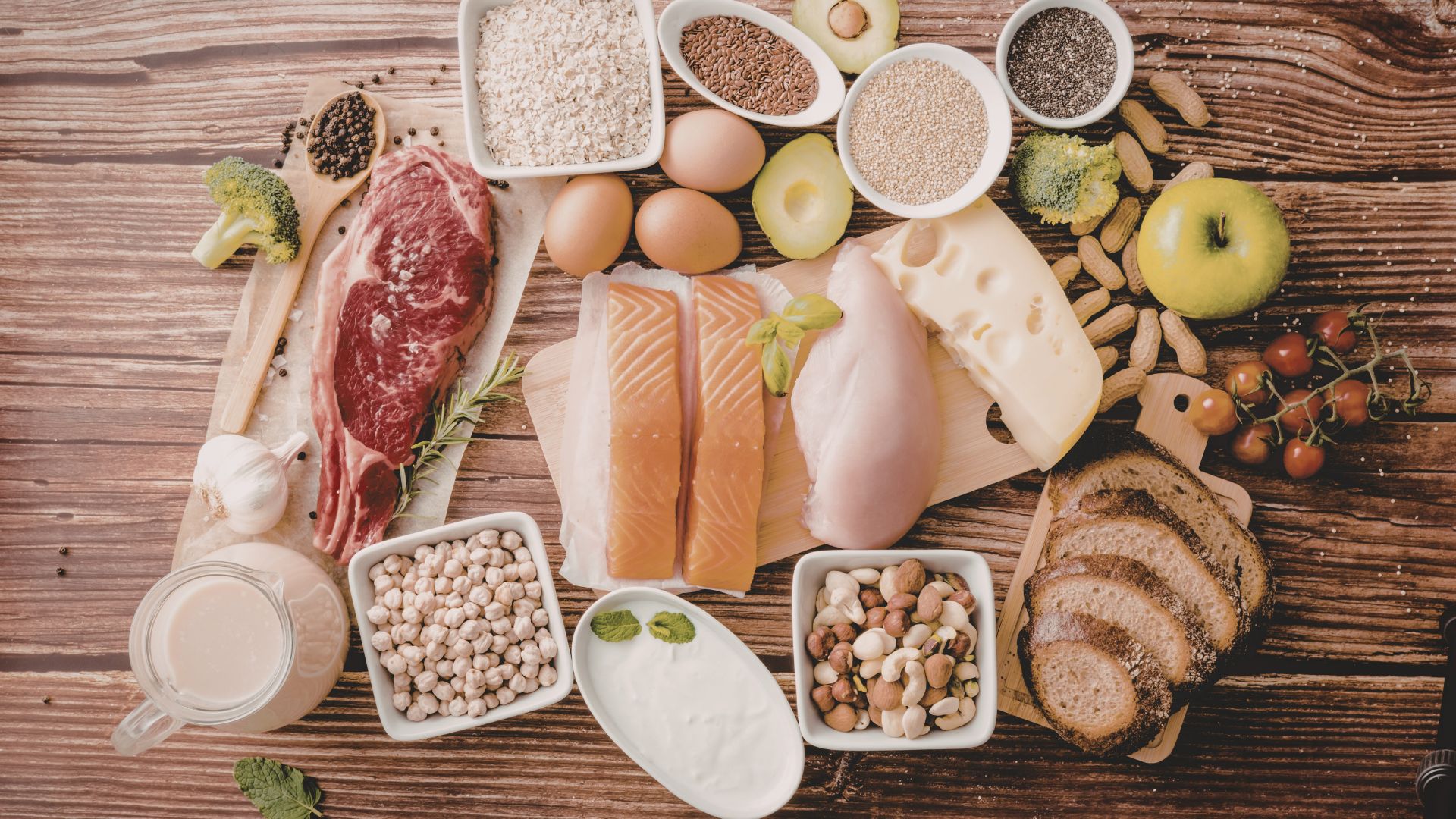 Chế độ dinh dưỡng đóng vai trò quan trọng trong quá trình phục hồi xương bị gãy