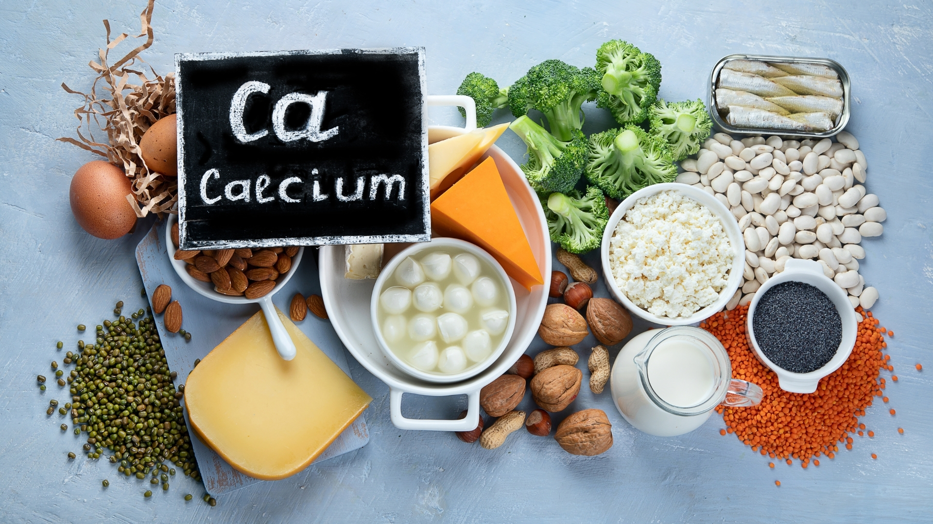 Việc duy trì sức khỏe xương thông qua chế độ ăn giàu canxi góp phần giúp cải thiện độ bền xương và giảm nguy cơ chấn thương