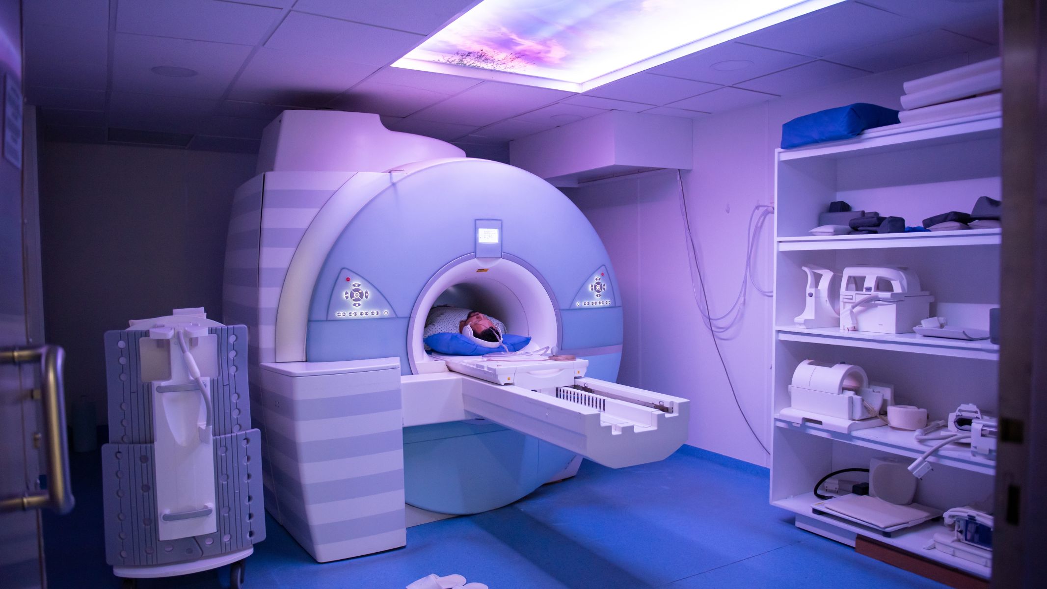 Giá chụp MRI cột sống hiện nay bao nhiêu tiền?