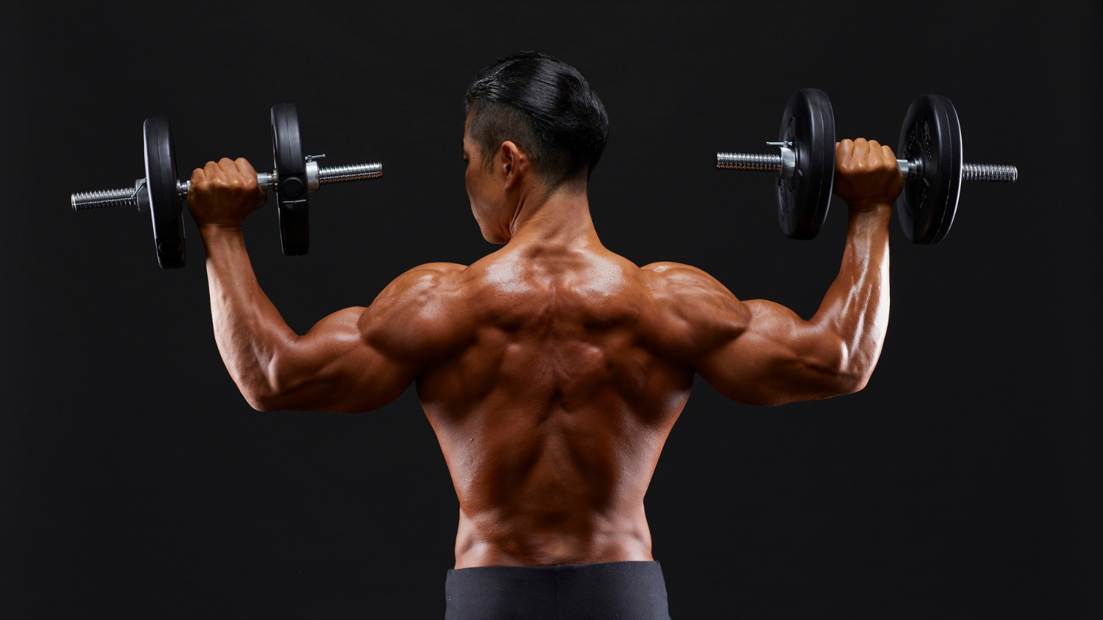 Khớp vai đóng vai trò then chốt trong việc duy trì tư thế và cân bằng cơ thể, ảnh hưởng đến cột sống và chi trên