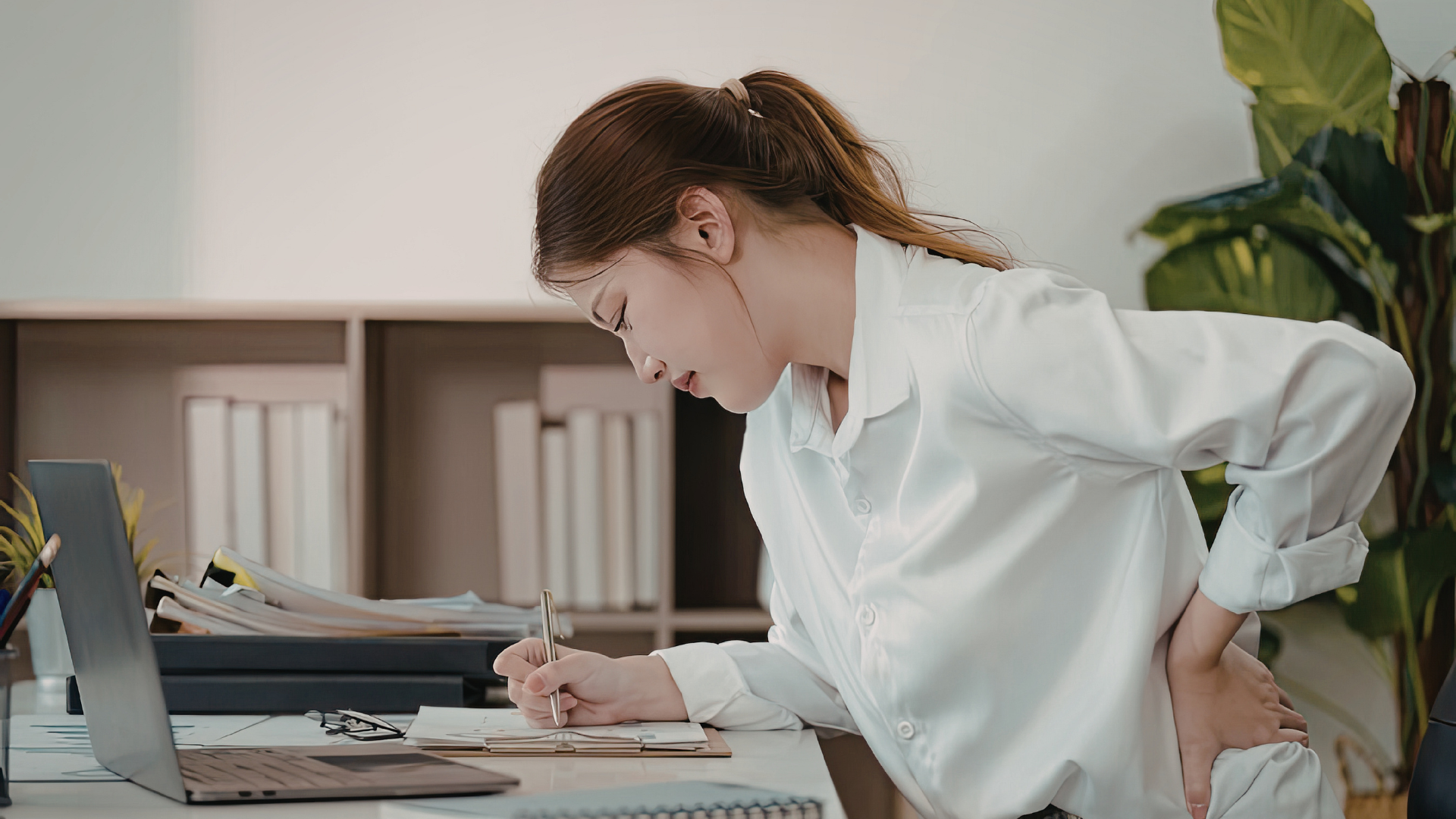 Việc thay đổi thói quen sinh hoạt đóng vai trò quan trọng trong việc hạn chế nguy cơ tái phát giãn dây chằng lưng