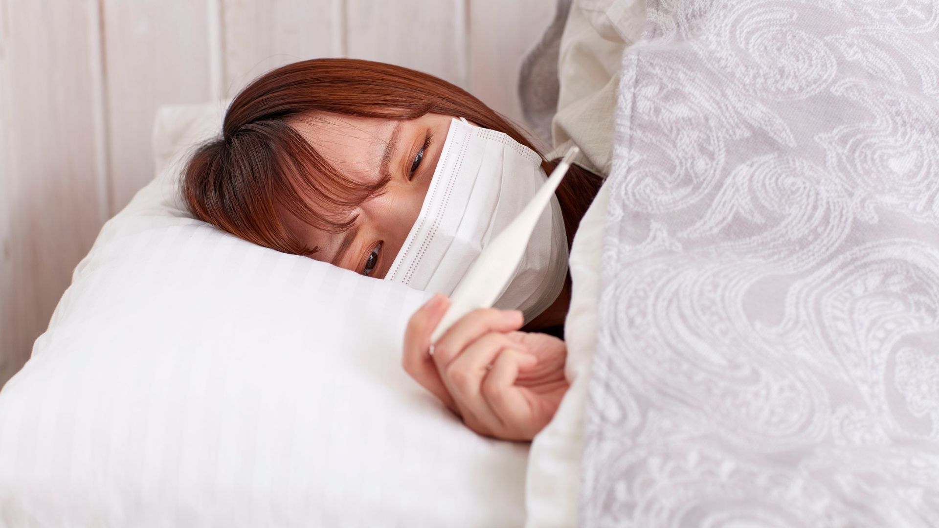 Sốt kéo dài là một trong các dấu hiệu cảnh báo bệnh giun chỉ