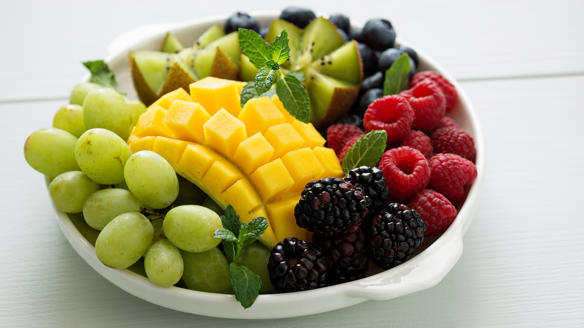 Bổ sung dinh dưỡng phù hợp là một trong những biện pháp quan trọng để chăm sóc thai kỳ khỏe mạnh