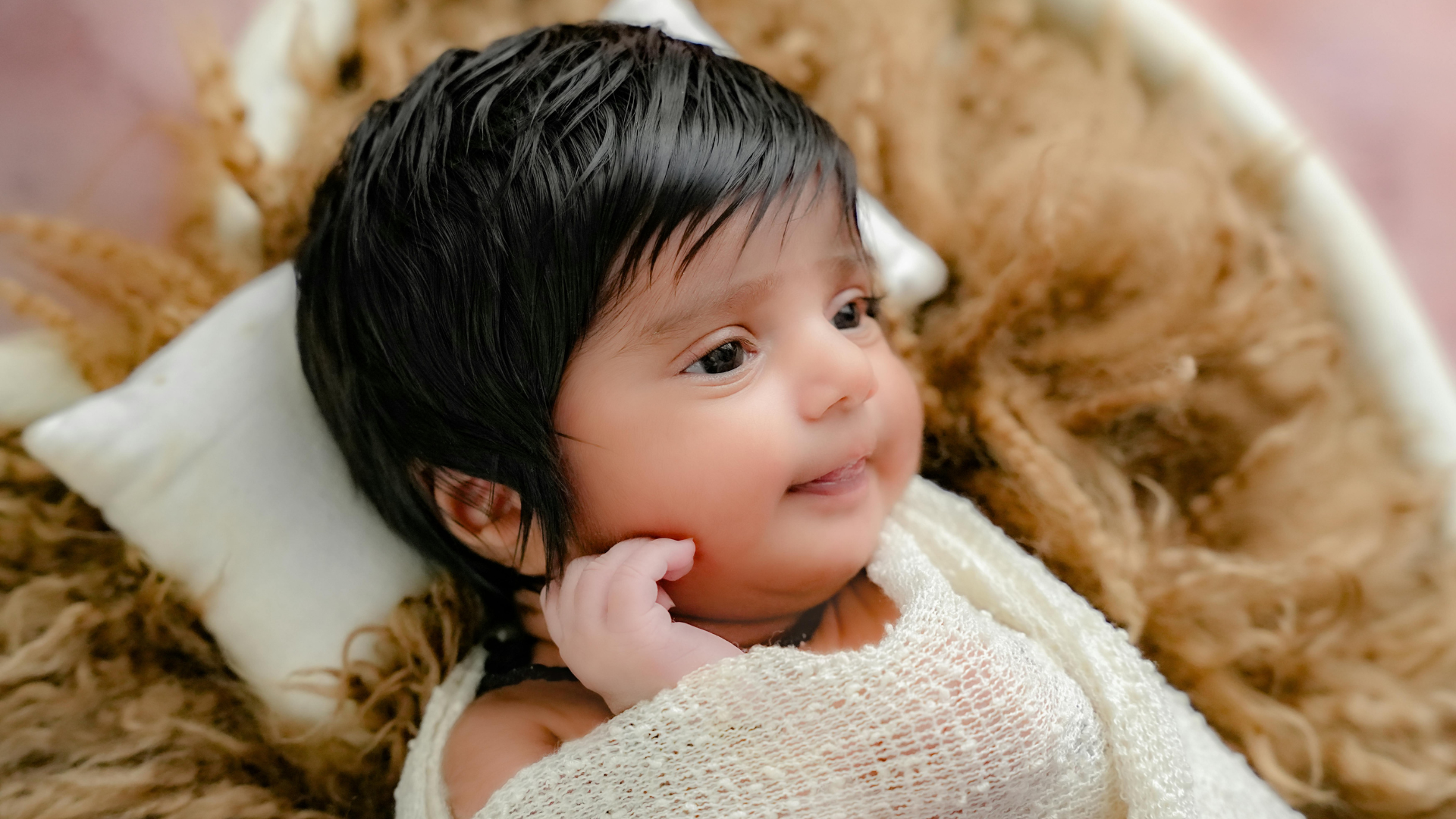 Những lưu ý khi đặt trẻ lên gối chống trào ngược