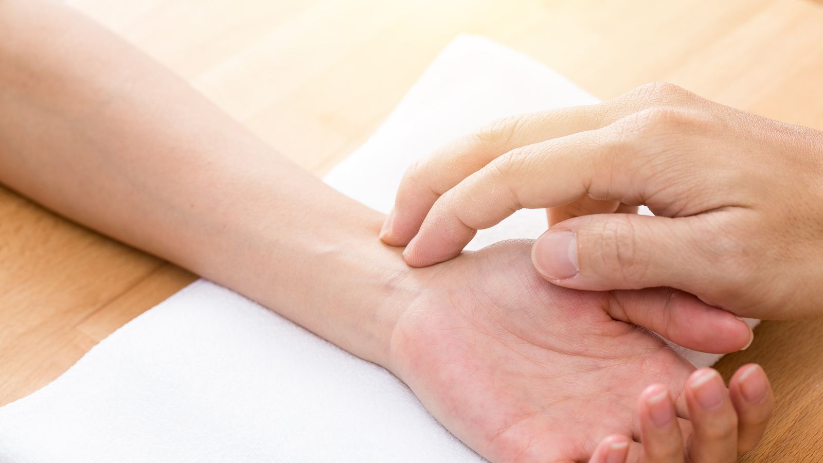 Người bình thường có mạch đập ở cổ tay không? Cách nhận biết chuẩn nhất 1