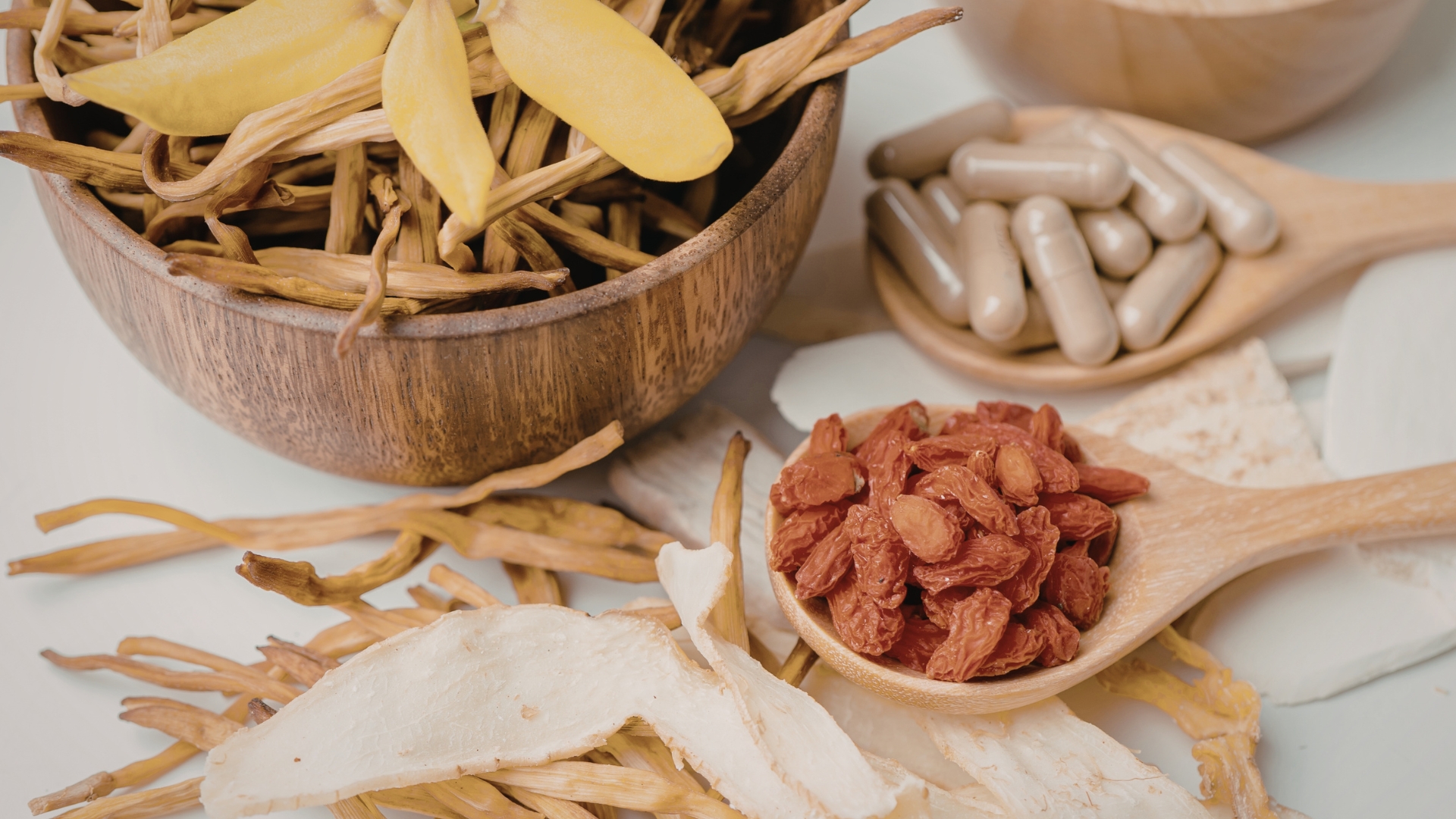 Xu hướng chăm sóc sức khỏe từ tự nhiên, hỗ trợ bồi bổ lâu dài, giảm phụ thuộc thuốc tây cũng làm hà thủ ô trở nên phổ biến hơn