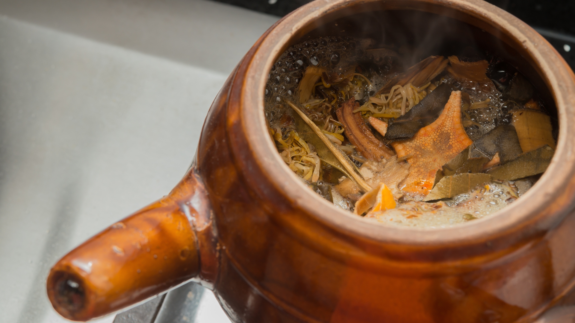 Khi bắt đầu sử dụng loại dược liệu này, người dùng nên bắt đầu với liều thấp và tránh sử dụng liên tục trong thời gian dài