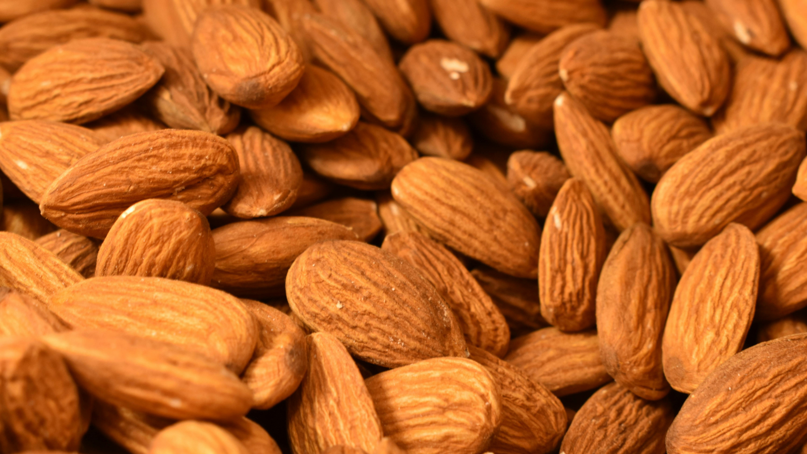 Hạnh nhân cung cấp dinh dưỡng tốt cho cả thai nhi và mẹ