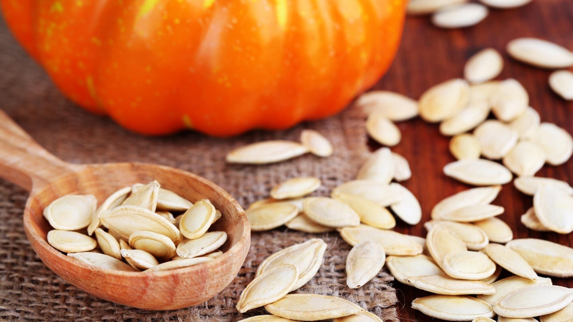 Hạt bí ngô nên được sử dụng điều độ và đúng cách để đảm bảo an toàn