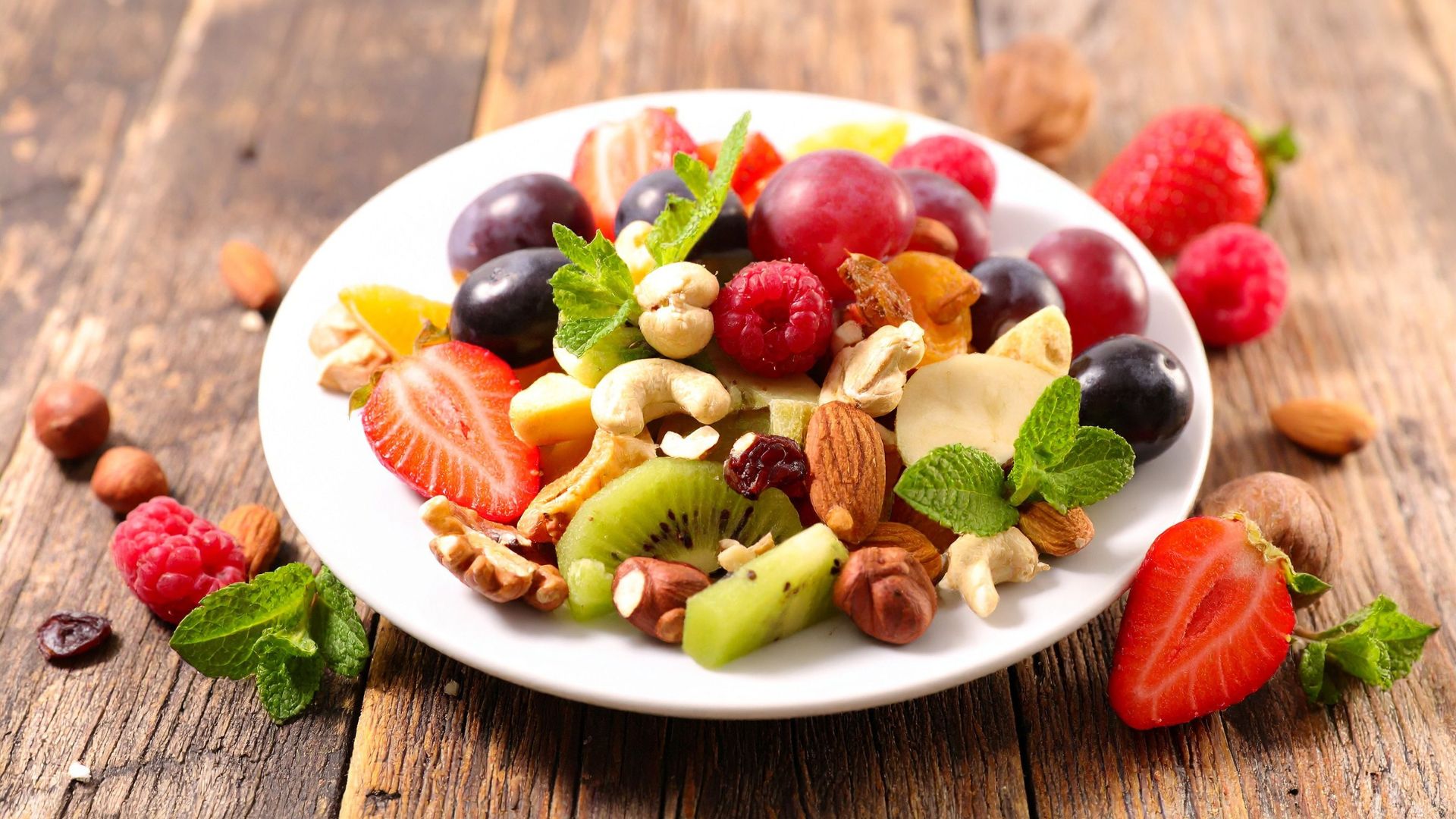 Có thể kết hợp hạt điều cùng các loại hoa quả để đa dạng món ăn nhưng vẫn đảm bảo dinh dưỡng