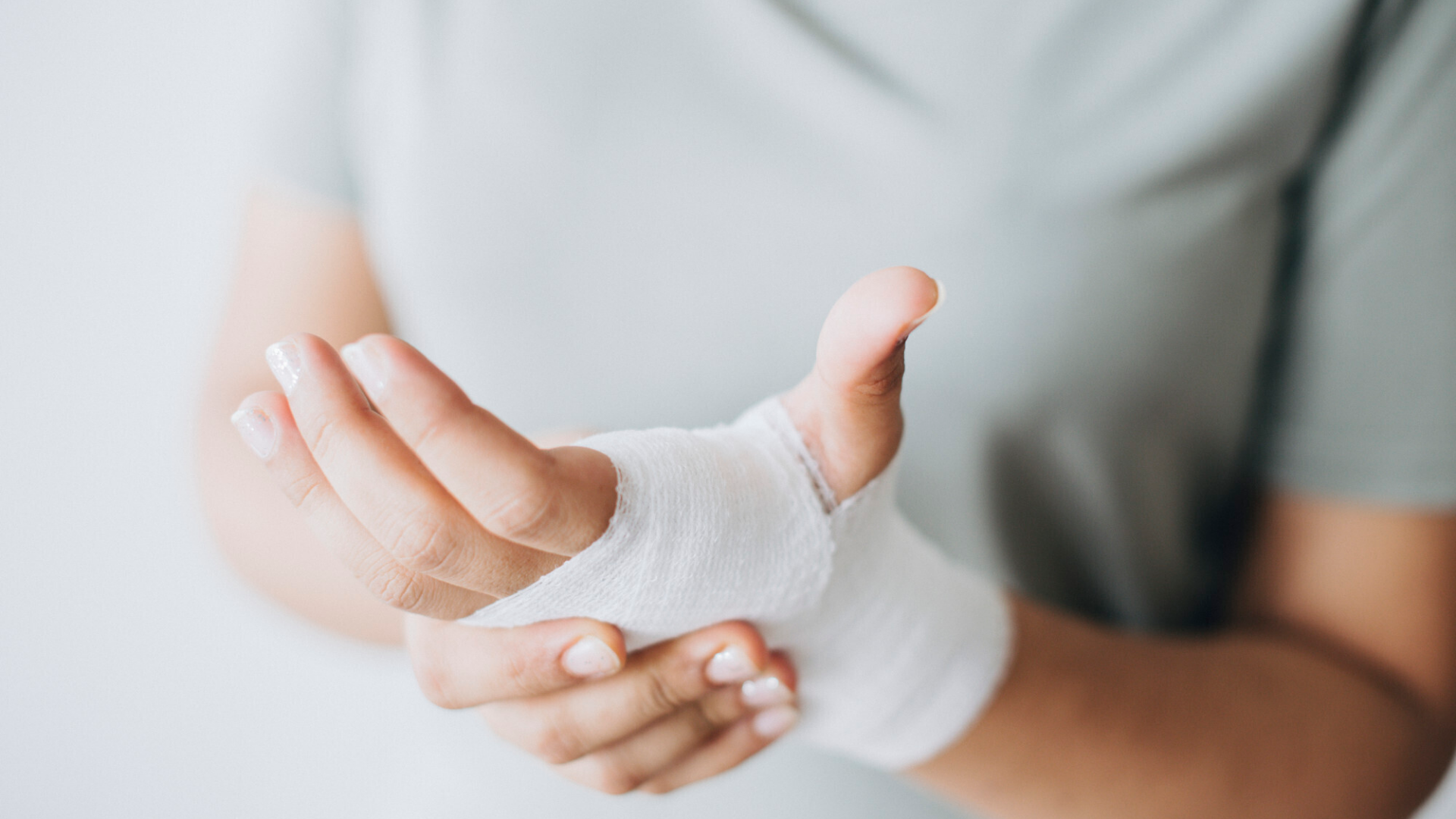 Các chấn thương lặp đi lặp lại cũng góp phần thúc đẩy sự phát triển của các hạt này