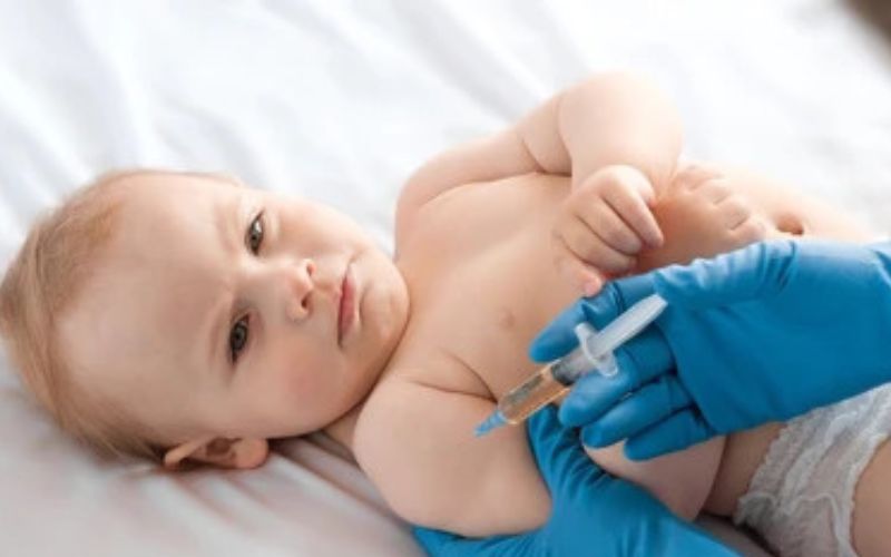 Việc tiêm phòng viêm gan B giúp phòng bệnh tốt nhất cho trẻ