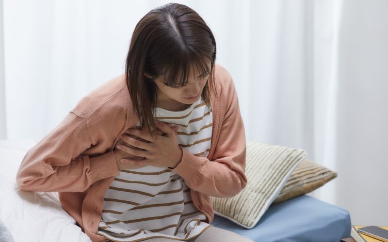 Các rối loạn chức năng tiền đình có thể gây ra các dấu hiệu tim mạch như đau ngực