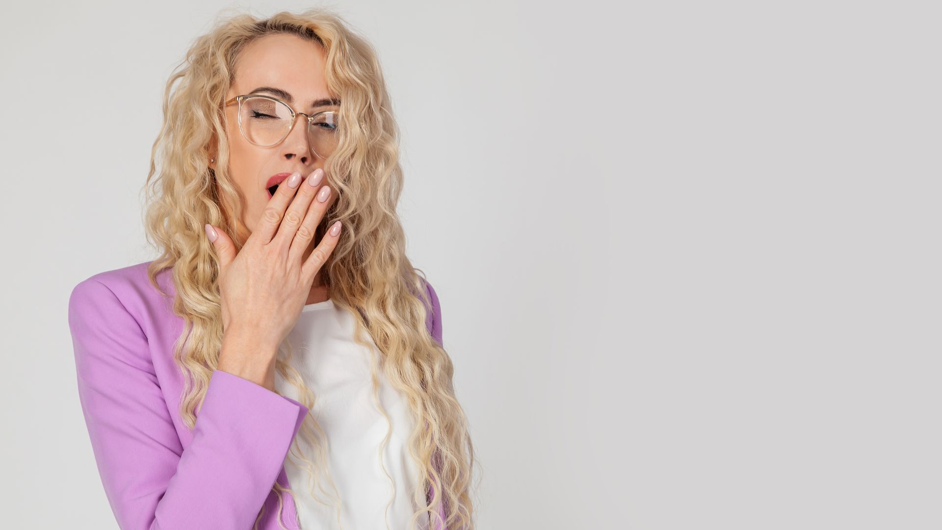 Hay buồn ngủ là bệnh gì? Dấu hiệu cảnh báo và cách xử lý hiệu quả 1