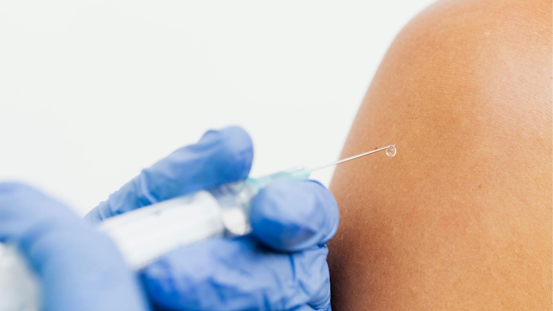 Người mắc hen phế quản nên tiêm vắc xin theo khuyến cáo của Bộ y tế