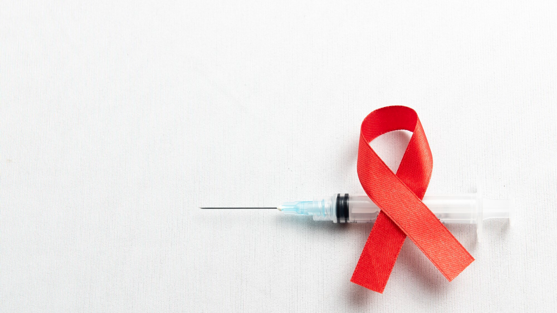 Việc xét nghiệm HIV khi hiến máu là một phần không thể thiếu của hệ thống an toàn truyền máu toàn cầu và tại Việt Nam