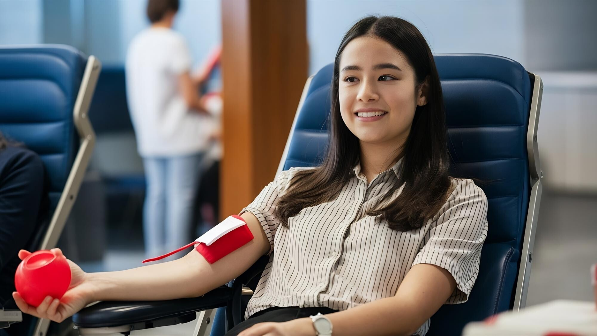 Mọi người dân khi đi hiến máu phải chấp nhận việc mẫu máu của mình sẽ được đưa vào xét nghiệm sàng lọc bắt buộc