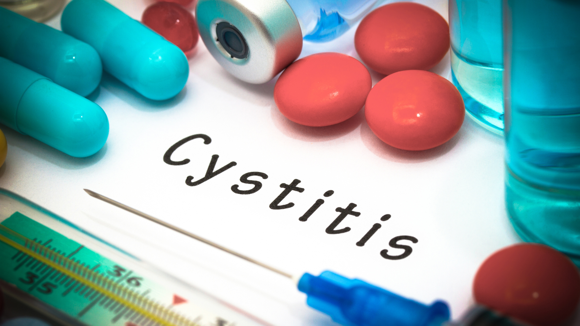 Tiểu rát, nước tiểu có màu bất thường là những dấu hiệu cảnh báo viêm bàng quang mãn tính