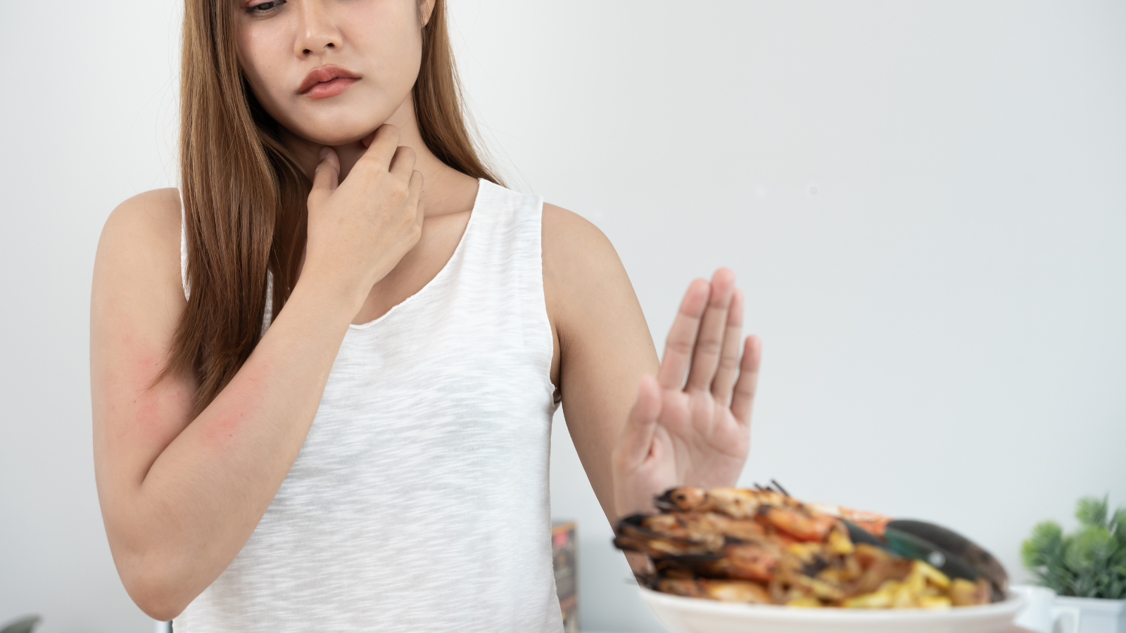 Hiểu rõ cách sơ cứu dị ứng thức ăn giúp bạn kiểm soát triệu chứng và ngăn ngừa biến chứng sốc phản vệ