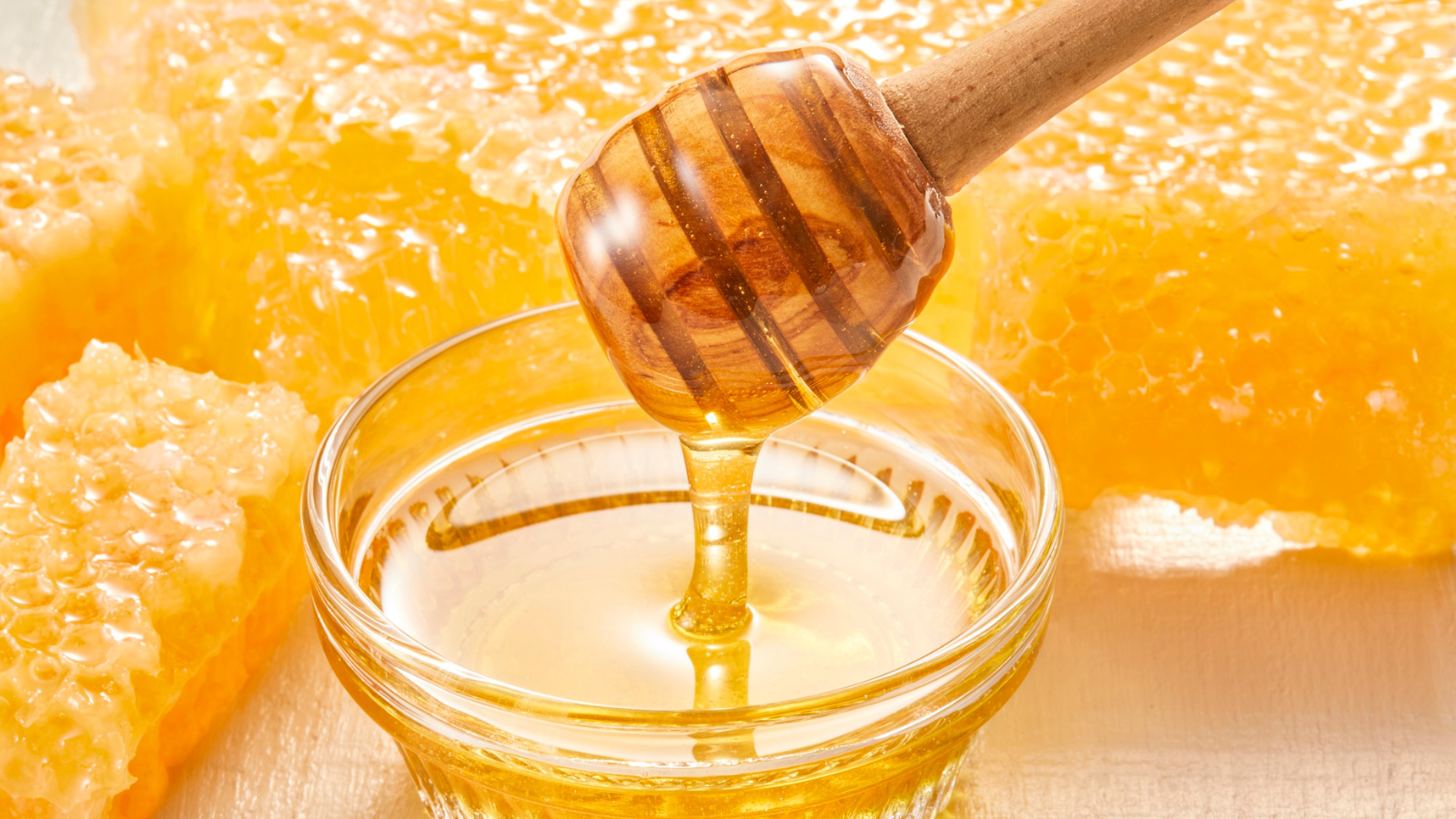 Lá mơ lông với mật ong có tác dụng gì? Giải pháp tự nhiên giúp hệ tiêu hóa khỏe hơn