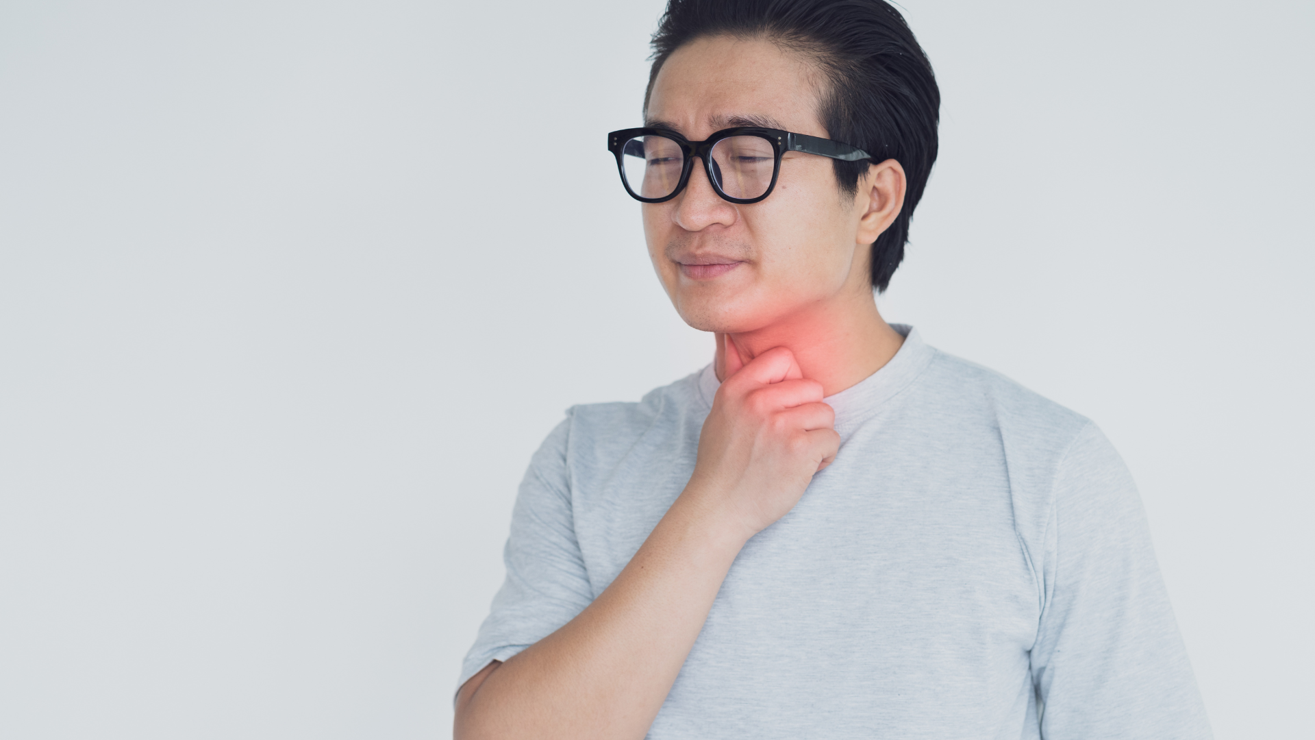 Giai đoạn khởi phát người bệnh xuất hiện sốt nhẹ, đau họng