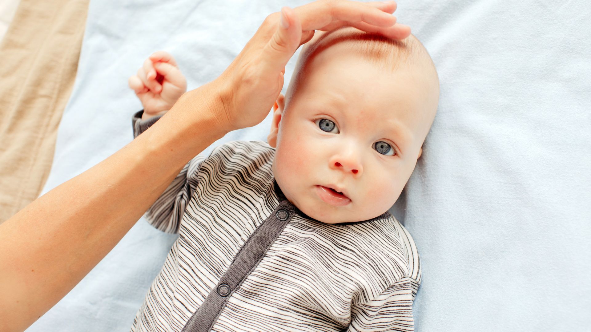 Hình ảnh thóp trẻ sơ sinh bình thường