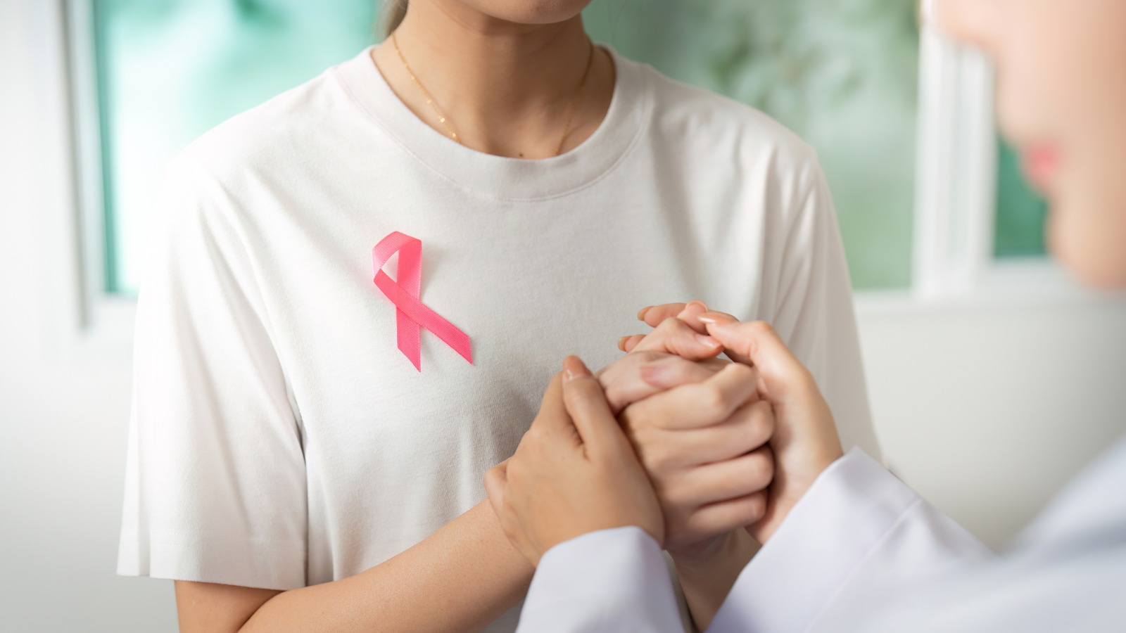 Hình ảnh ung thư vú giai đoạn đầu trên siêu âm thường là khối giảm âm