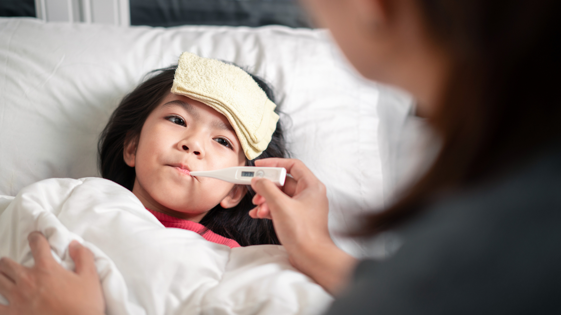 Sốt và hạch cổ sưng là dấu hiệu viêm toàn thân