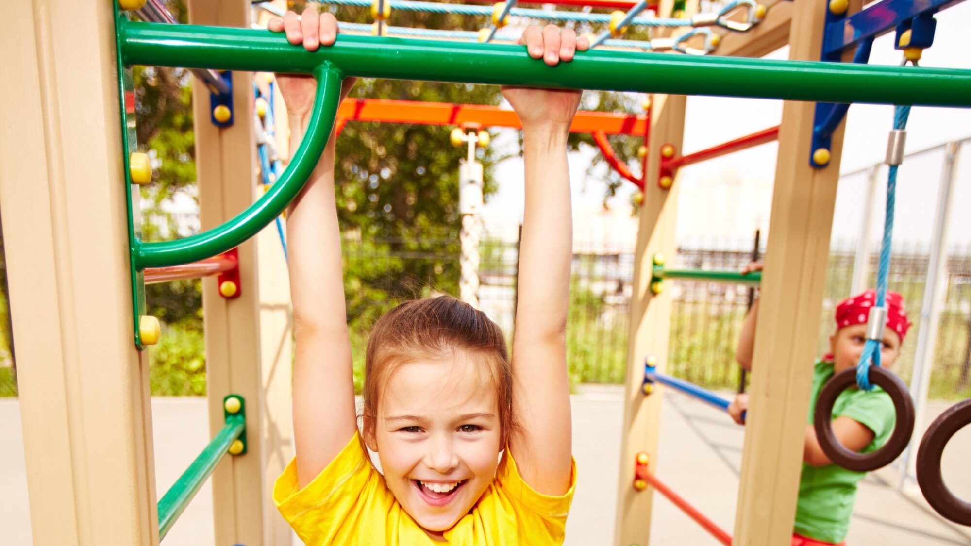 Hít xà đơn là bài tập đơn giản nhưng tác động trực tiếp đến cột sống và hệ xương