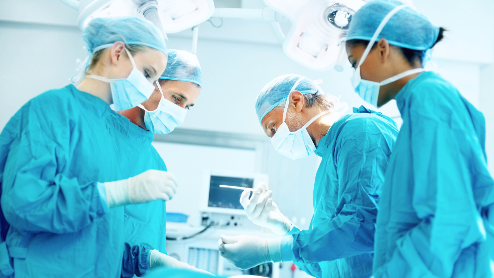 Các can thiệp ở cổ tử cung góp phần làm tổn thương gây hở eo cổ tử cung