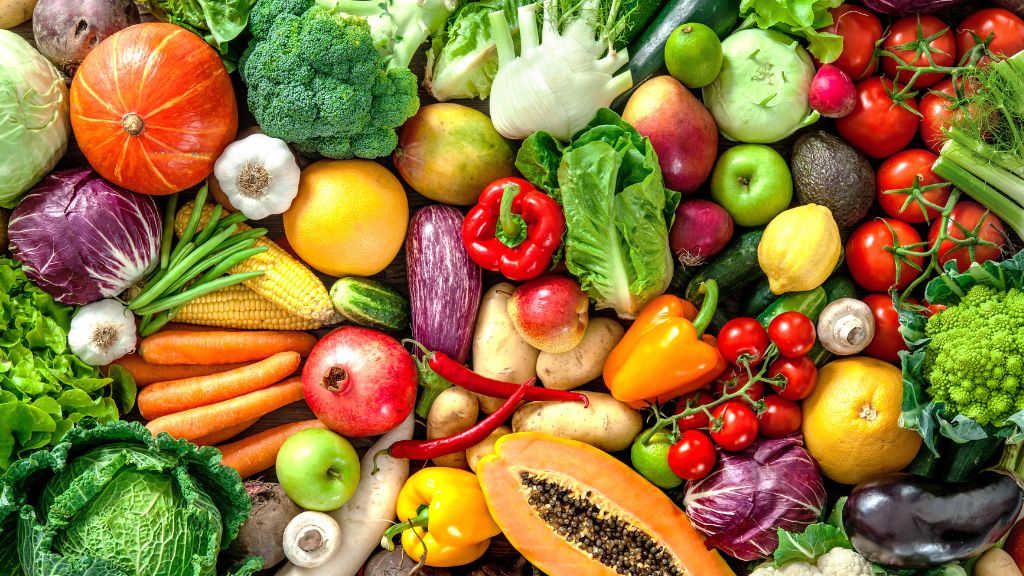 Rau củ và trái cây là nguồn cung cấp dồi dào vitamin, khoáng chất và chất xơ