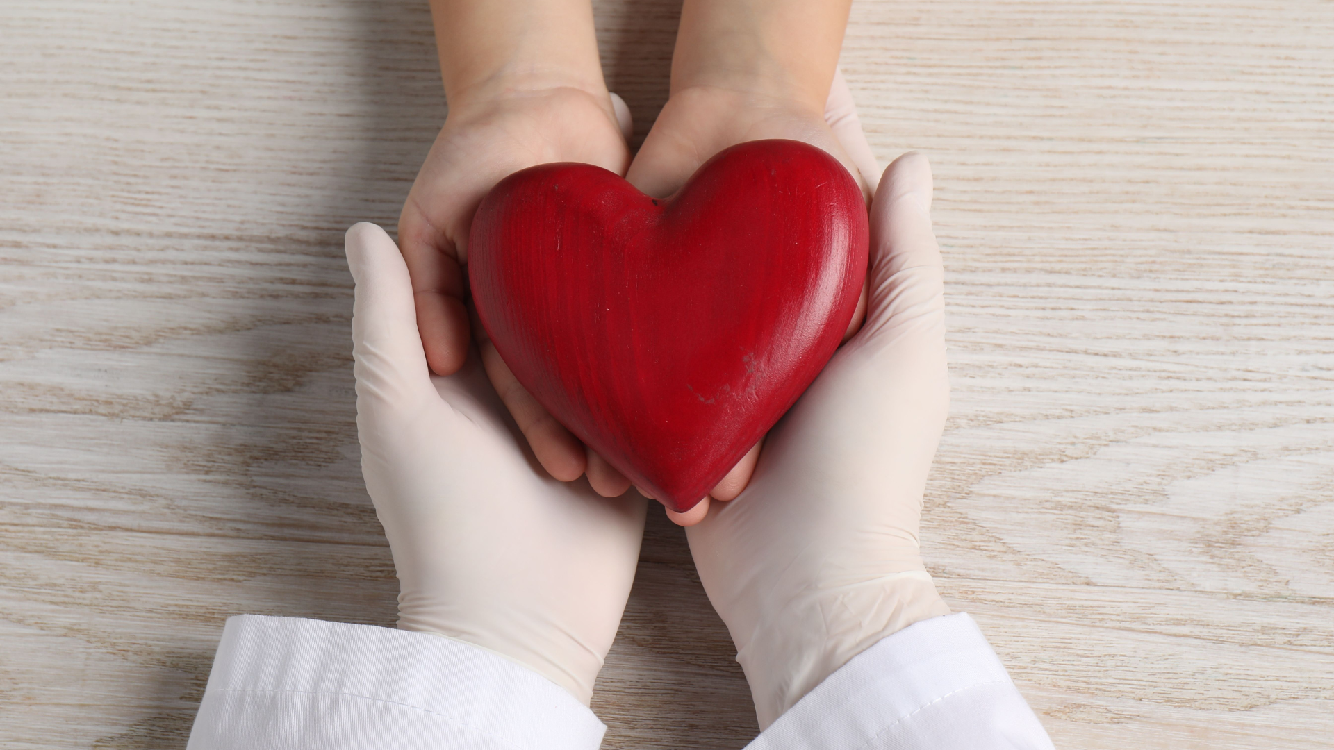 Hở van tim 3 lá 1/4 là mức nhẹ nhất, nhưng không nên chủ quan