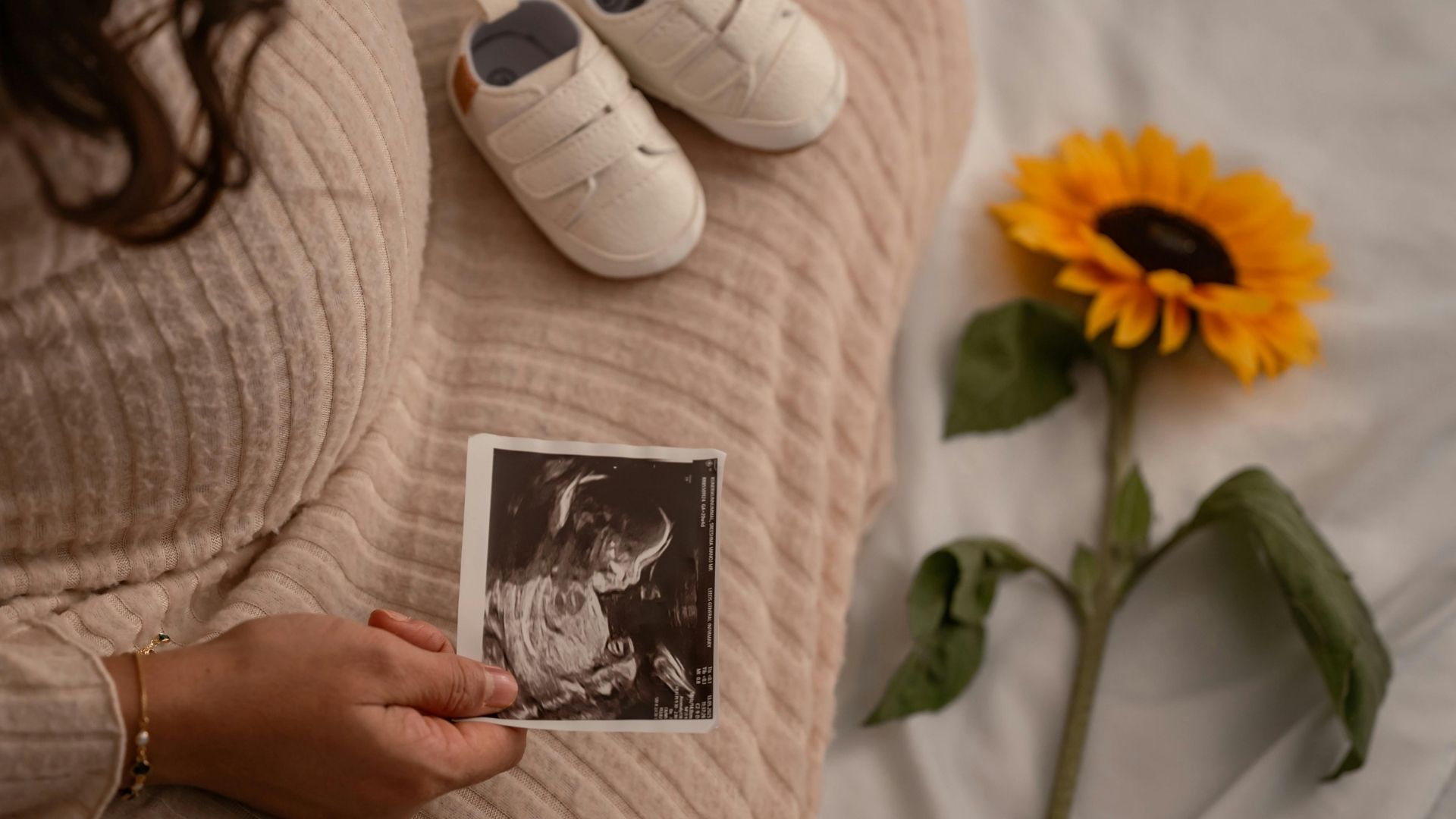 Hở van tim 3 lá có thể hình thành từ thời kỳ mang thai