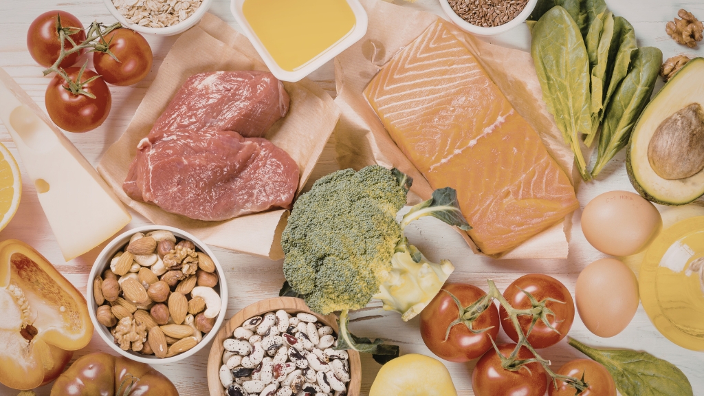 Bổ sung dinh dưỡng giàu vitamin B, sắt, omega-3 giúp hỗ trợ thần kinh và tuần hoàn