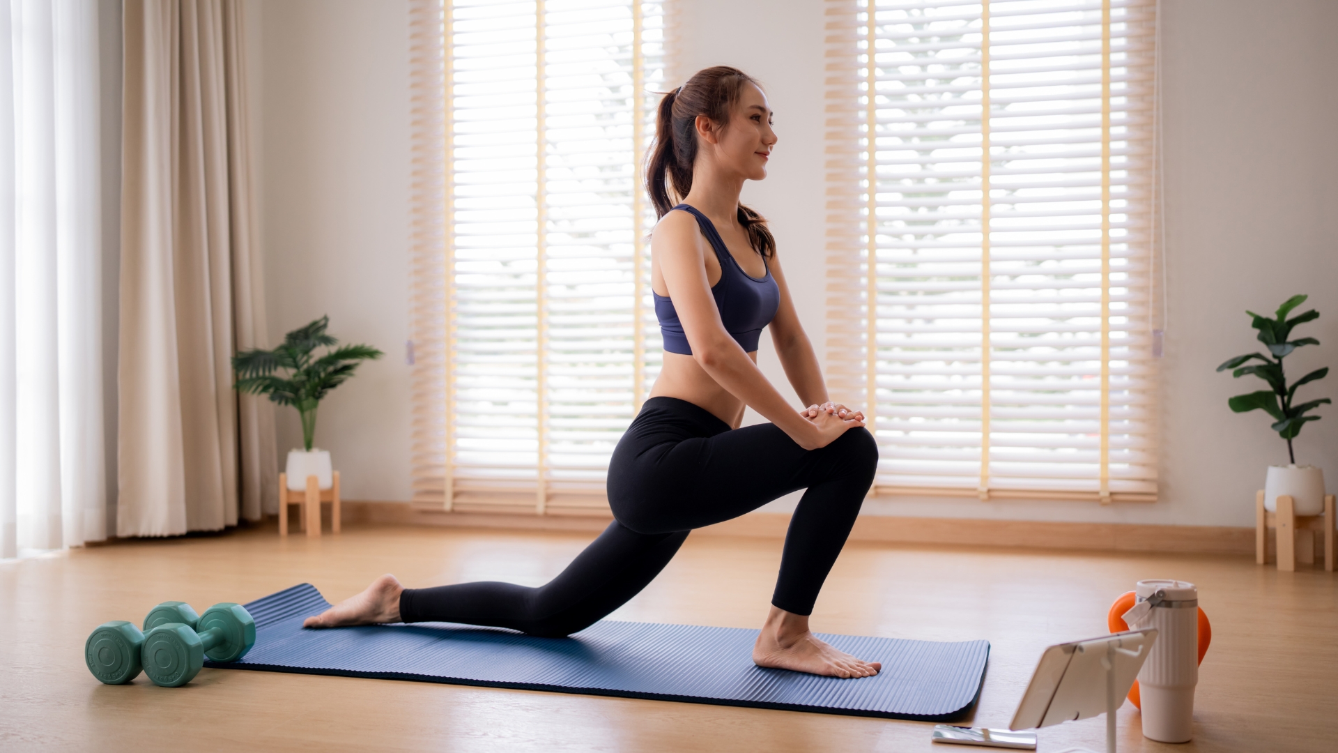 Tập thể dục đều đặn góp phần cải thiện sức khỏe tinh thần và kiểm soát triệu chứng