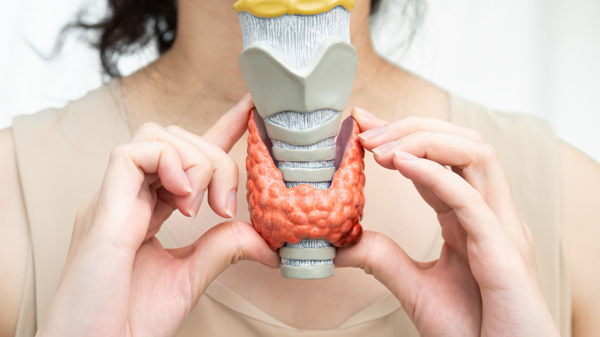 Một số bệnh lý như cường giáp có thể làm thay đổi mùi cơ thể