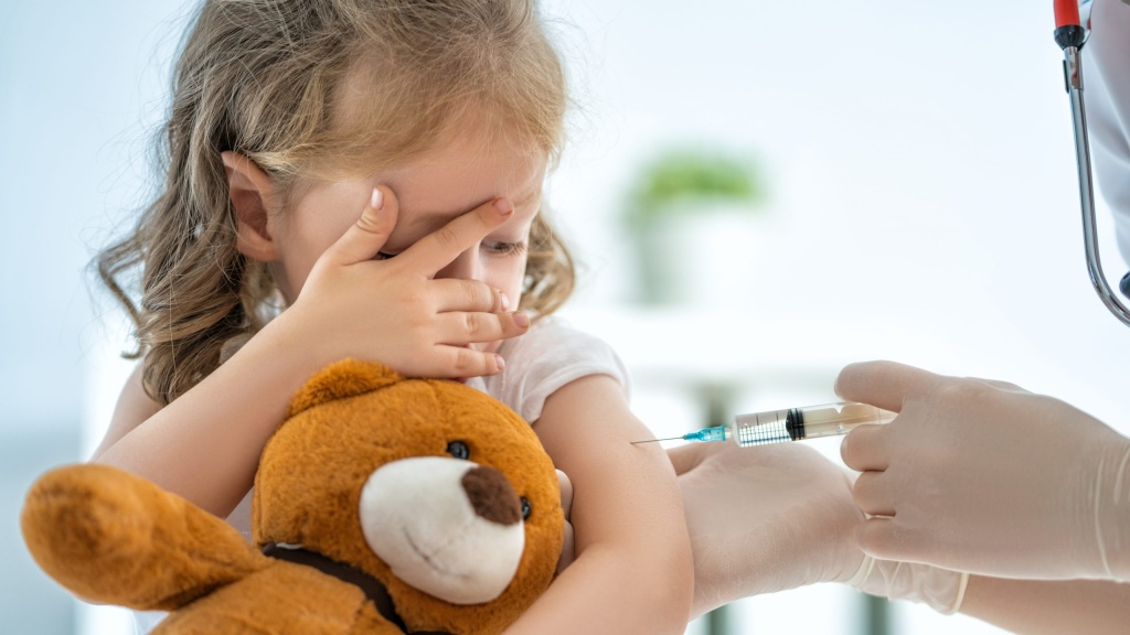 huong-dan-cach-cham-soc-tre-sau-tiem-chung-dung-chuan 6.jpg